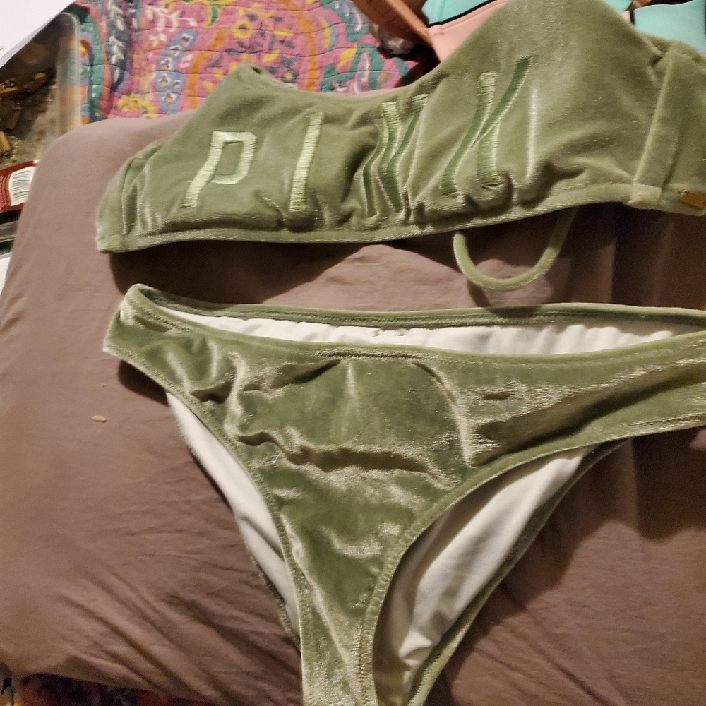 Vs pink two piece